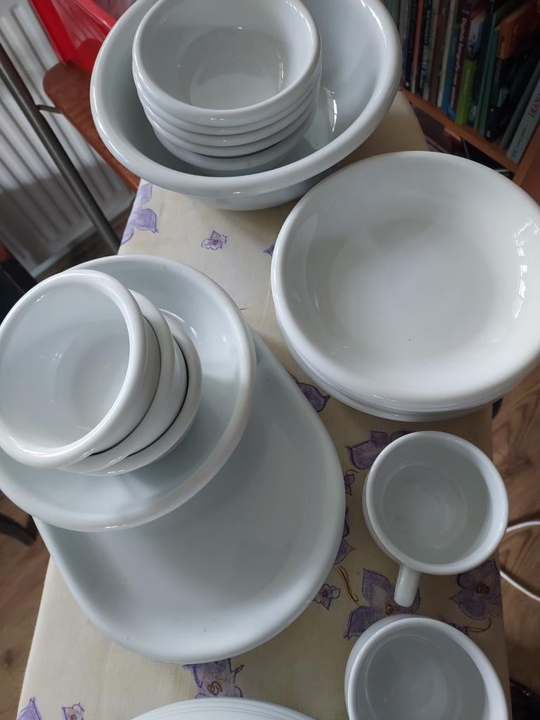 Ikea rondo servies, Ophalen, Zo goed als nieuw, Bord(en), Effen