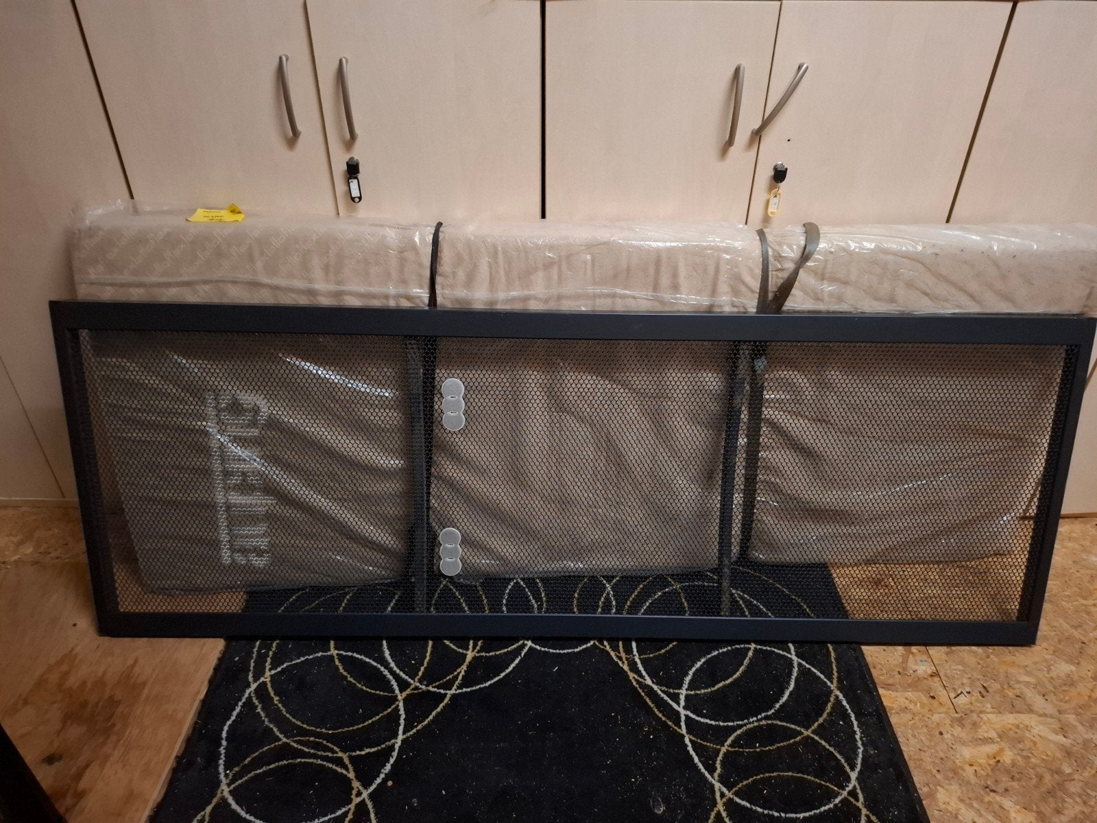 nieuwe bed bodem met nieuwe matras, Huis en Inrichting, Ophalen, 90 cm, Eenpersoons, Zwart