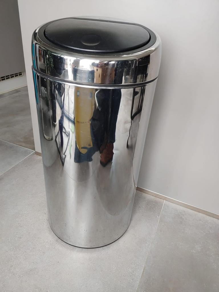 Brabantia Touch Bin 60 L, Ophalen, Gebruikt, 50 tot 75 cm, 40 liter of meer