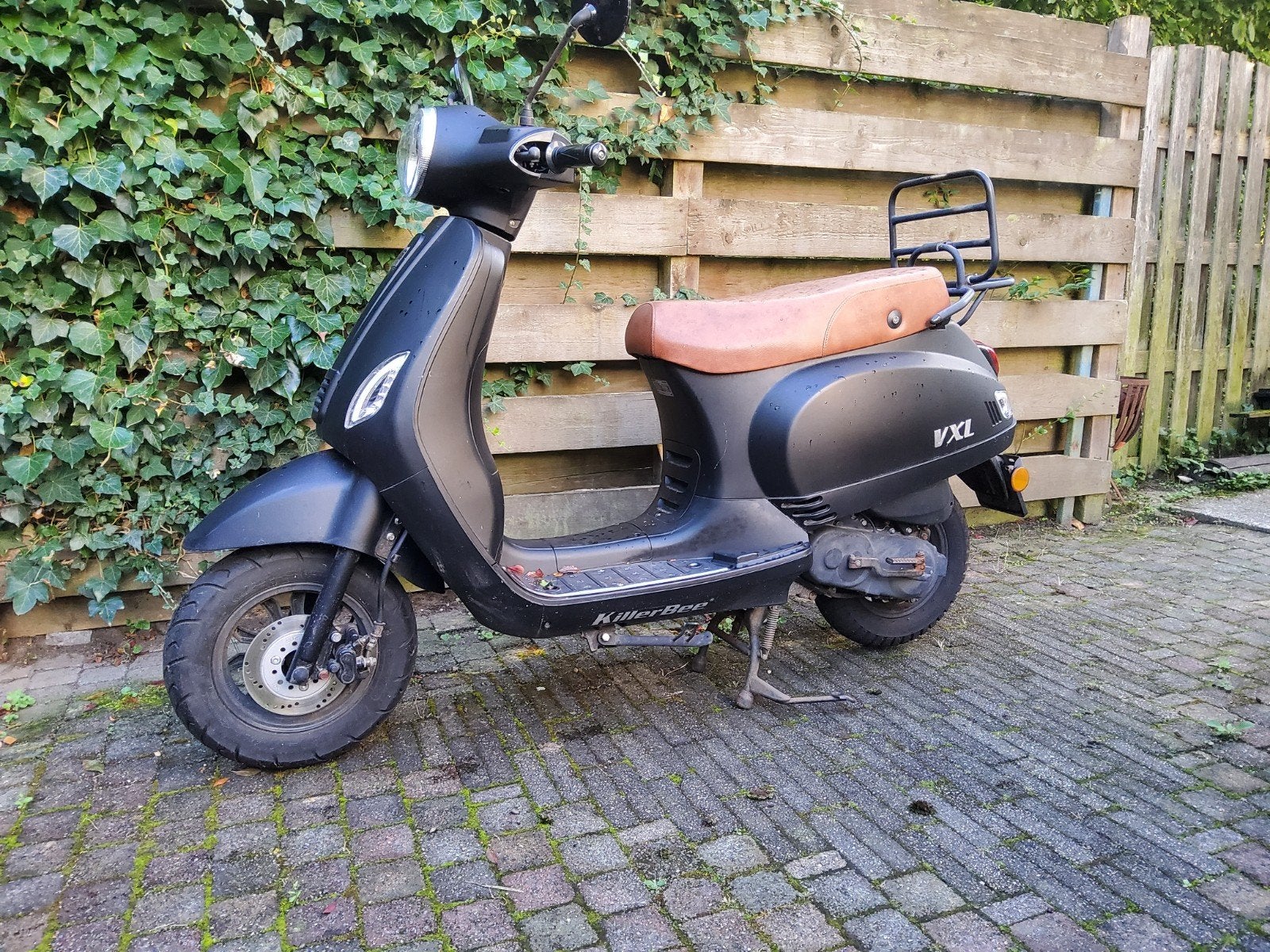 Killerbee VXL Scooter uit 2021 inclusief regendeken, Fietsen en Brommers, Gebruikt, Benzine, Ophalen, Overige merken