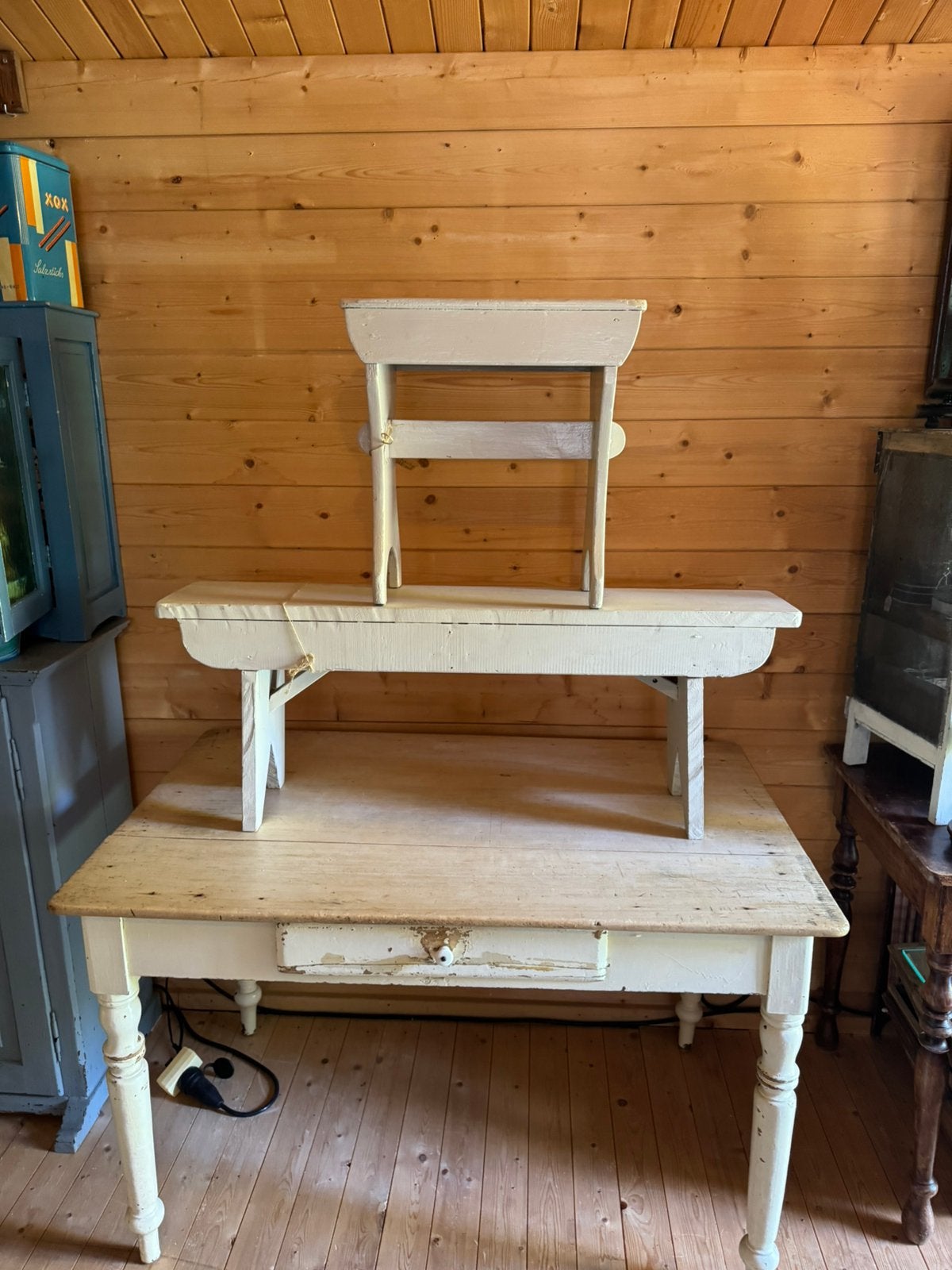 Smal brocante Bankje en krukje eventueel met keukentafel, Ophalen