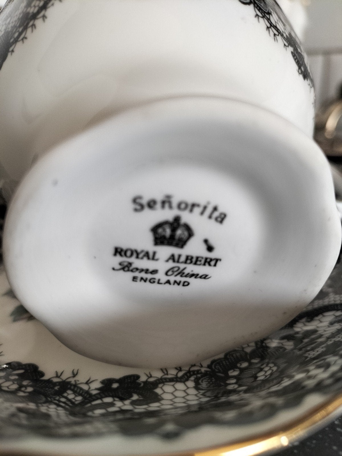 Prachtige Royal Alberts senorita, Ophalen of Verzenden, Zo goed als nieuw, Porselein, Kop en/of schotel