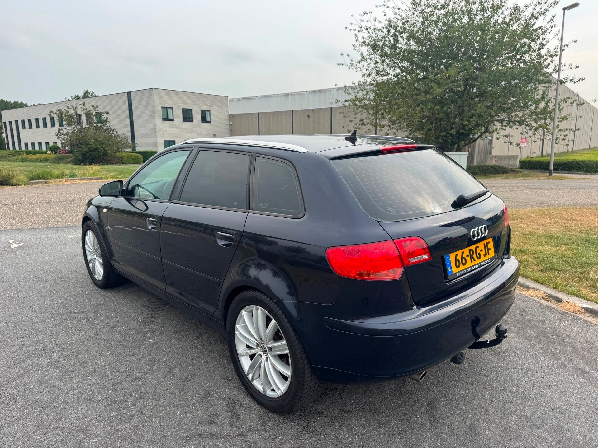 Audi A3 Sportback | 2005 | 1.6 Ambiente | Automaat | Export, Auto's, Audi, Gebruikt, 680 kg, 4 cilinders, Blauw