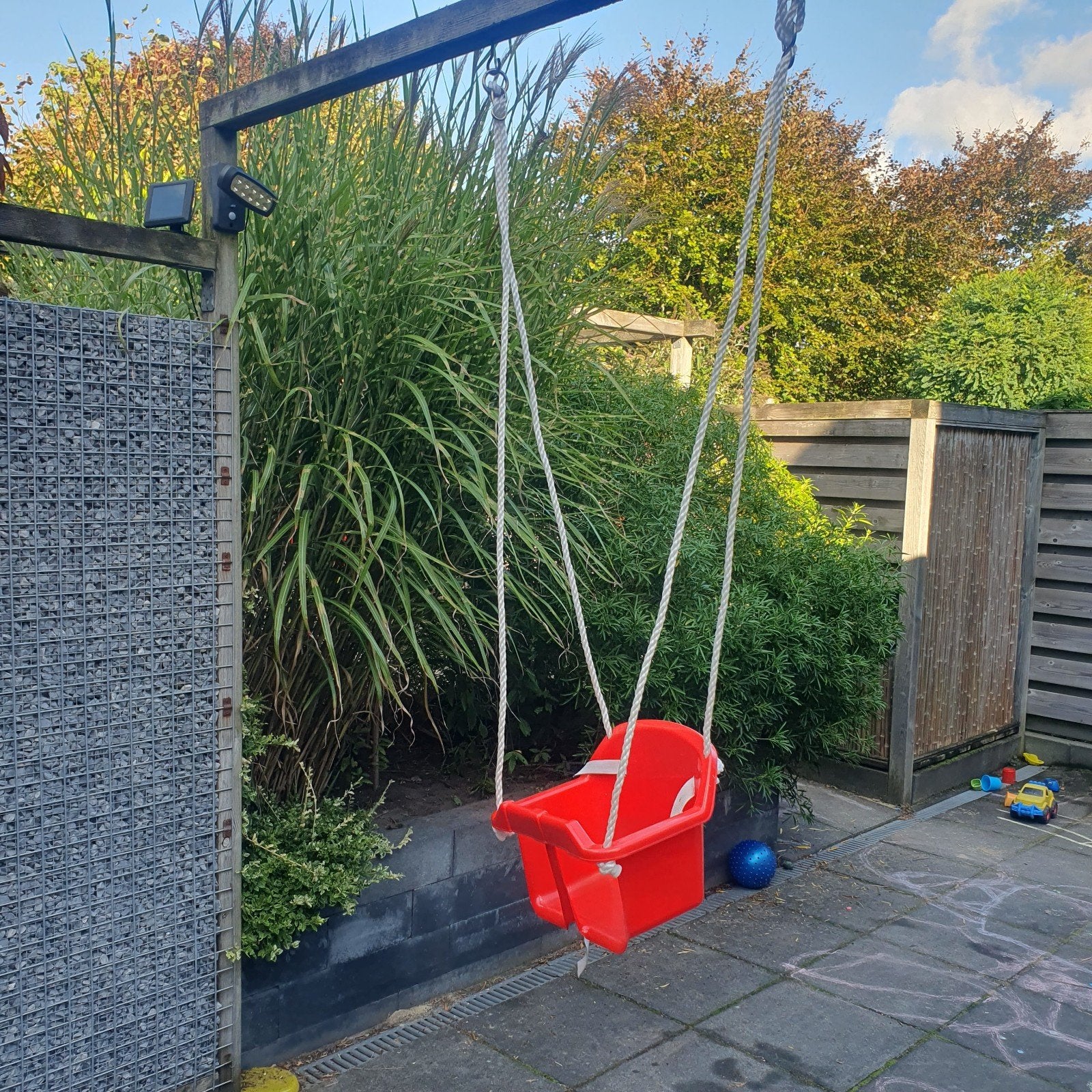 Rode babyschommel met veiligheidsgordel, Ophalen, Gebruikt, Schommel