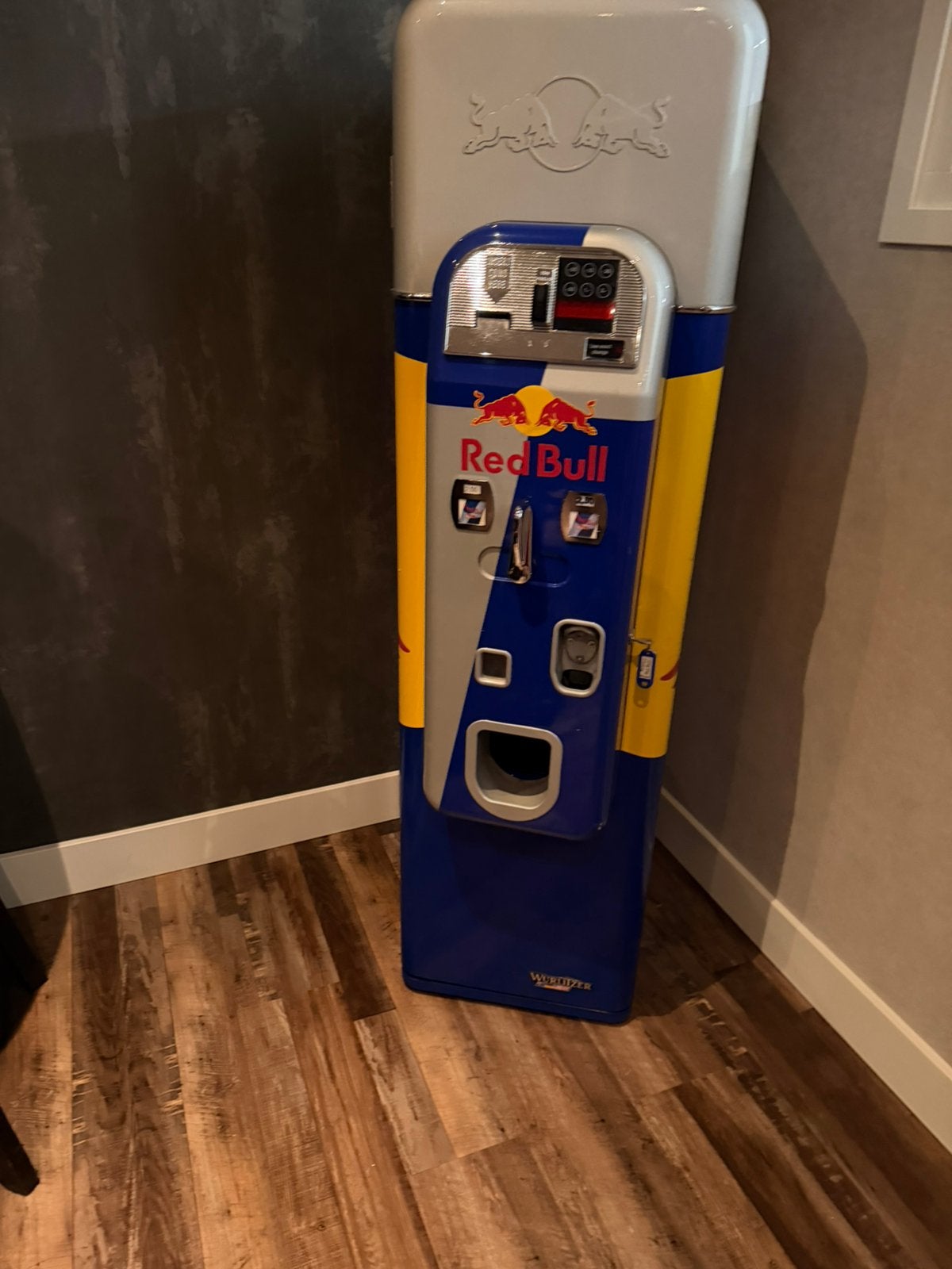 Redbull automaat vendo 44, Ophalen, Zo goed als nieuw