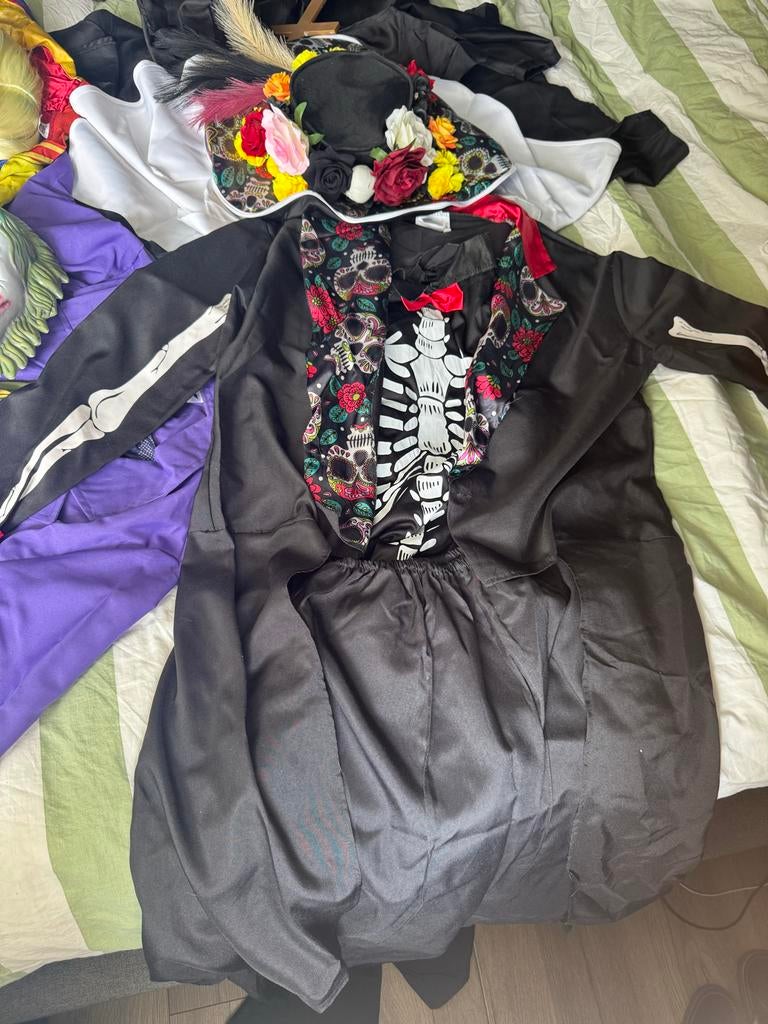 6 Verschillende Halloween verkleed outfits - Maat XL, Ophalen, Gebruikt, Jongen of Meisje