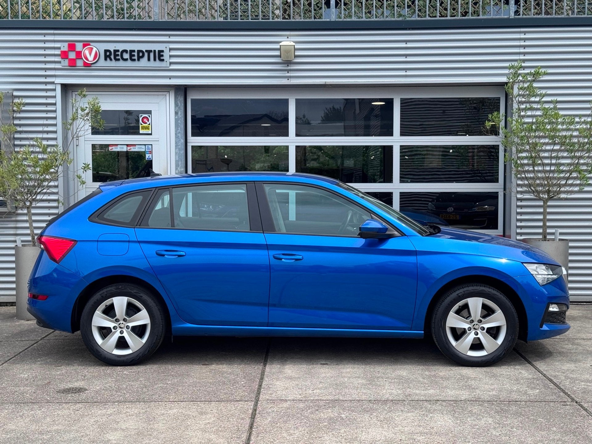 Skoda Scala 1.0 TSI Ambition Cruise / Carplay / Trekhaak, Auto's, Voorwielaandrijving, Dealer onderhouden, Scala, Gebruikt