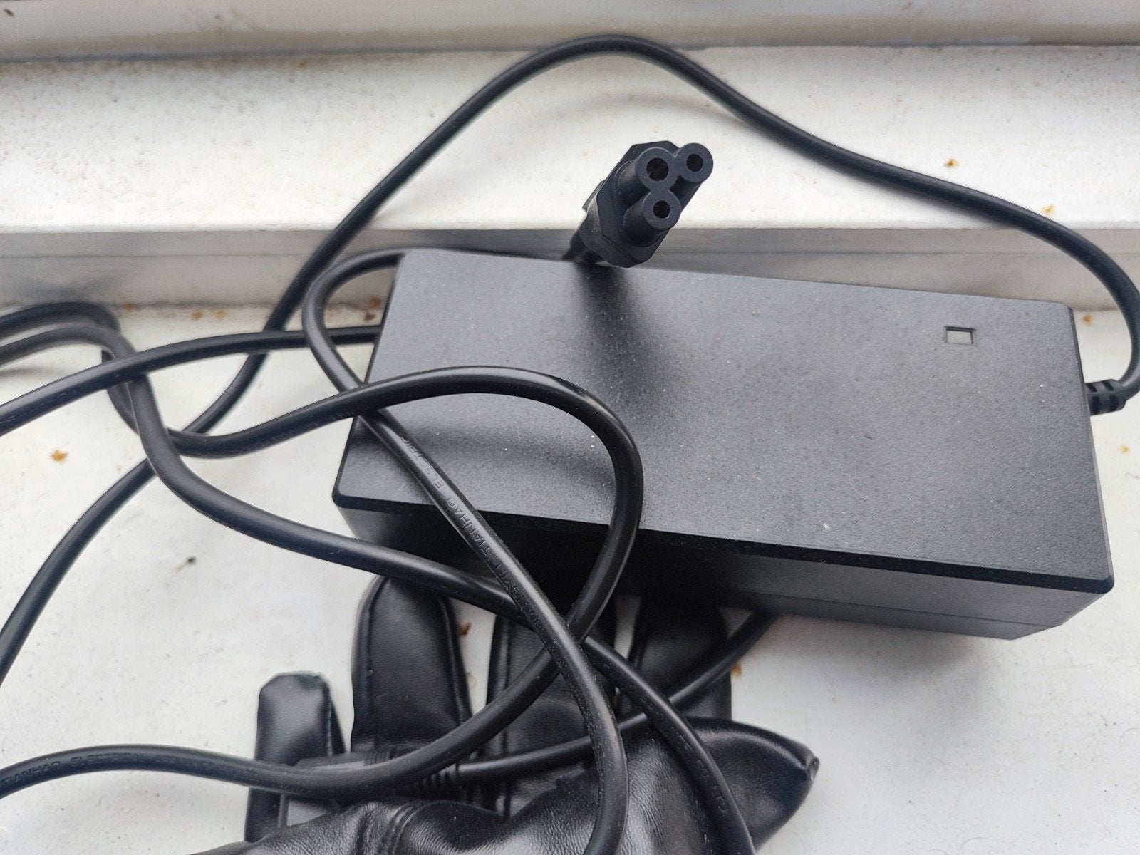 Batterijlader voor diverse apparaten, Audio, Tv en Foto, Opladers, Ophalen of Verzenden, Gebruikt