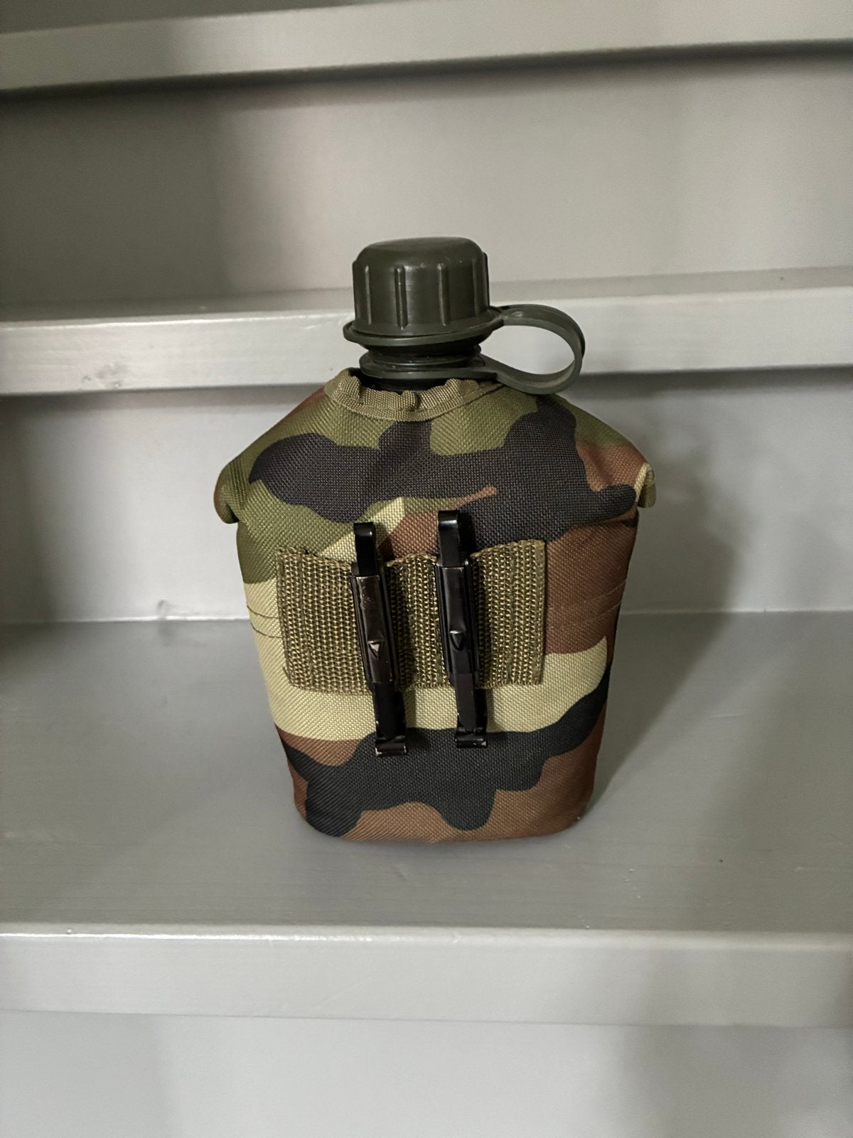 Camo veldfles met hoes - Ideaal voor outdoor activiteiten, Ophalen of Verzenden, Gebruikt