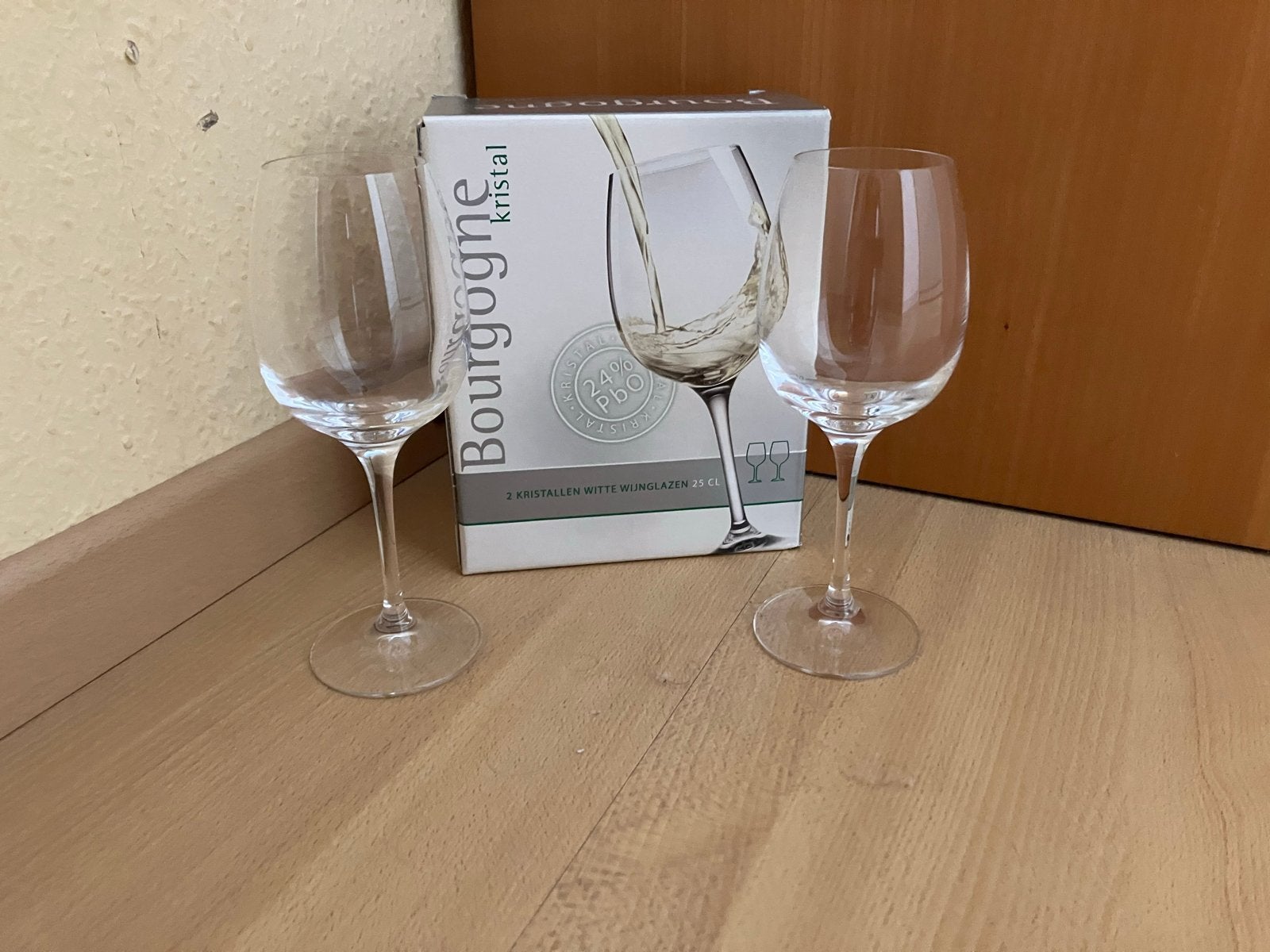 Bourgogne kristal witte wijnglazen - 2 stuks, Huis en Inrichting, Ophalen of Verzenden, Zo goed als nieuw, Overige merken, Glas