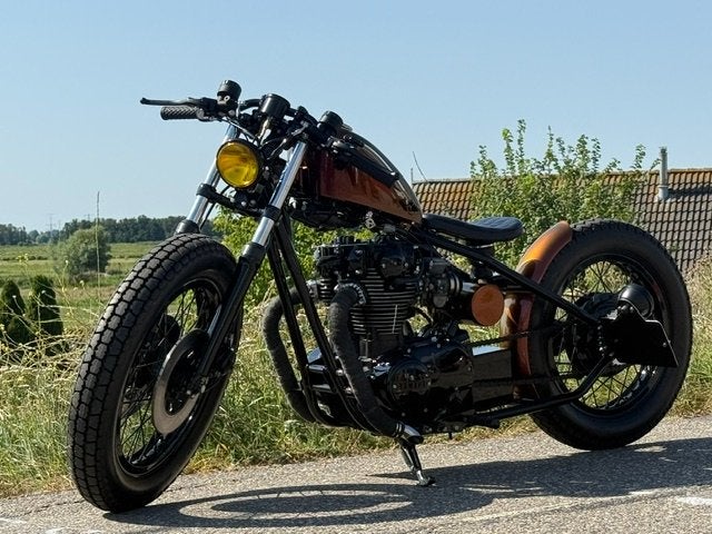 Yamaha XS 650 Hardtail Bobber CUSTOM NIEUWSTAAT ! (bj 1973), Middelblok 190
2831BR  GOUDERAK, NL, Info@autobedrijfzeegers.nl, Meer dan 35 kW