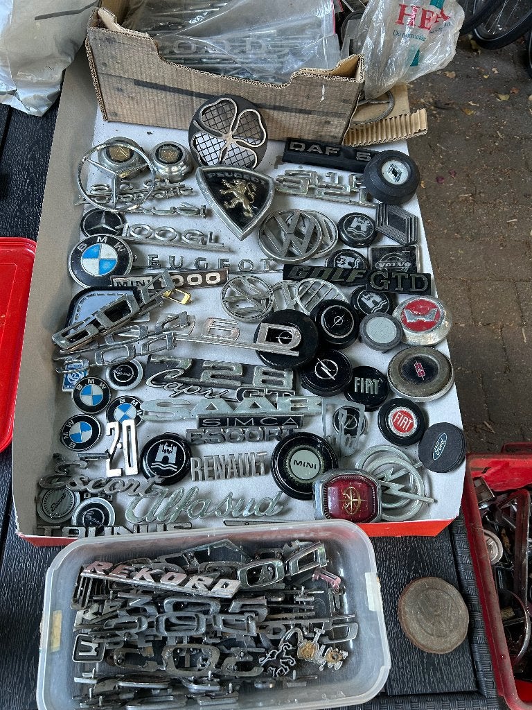 Auto emblemen klassiekers Ford, Alfa, Volvo, Peugeot etc, Ophalen of Verzenden, Gebruikt