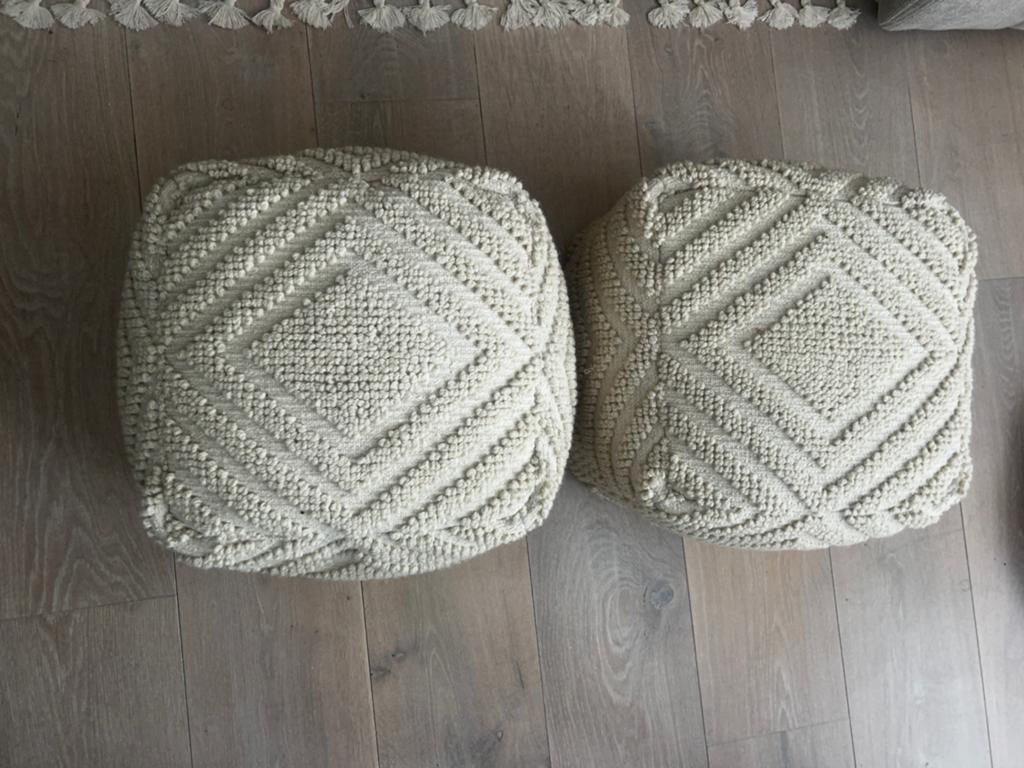 2 ecru bohemian poefjes, Ophalen, Minder dan 50 cm, Zo goed als nieuw, Stof