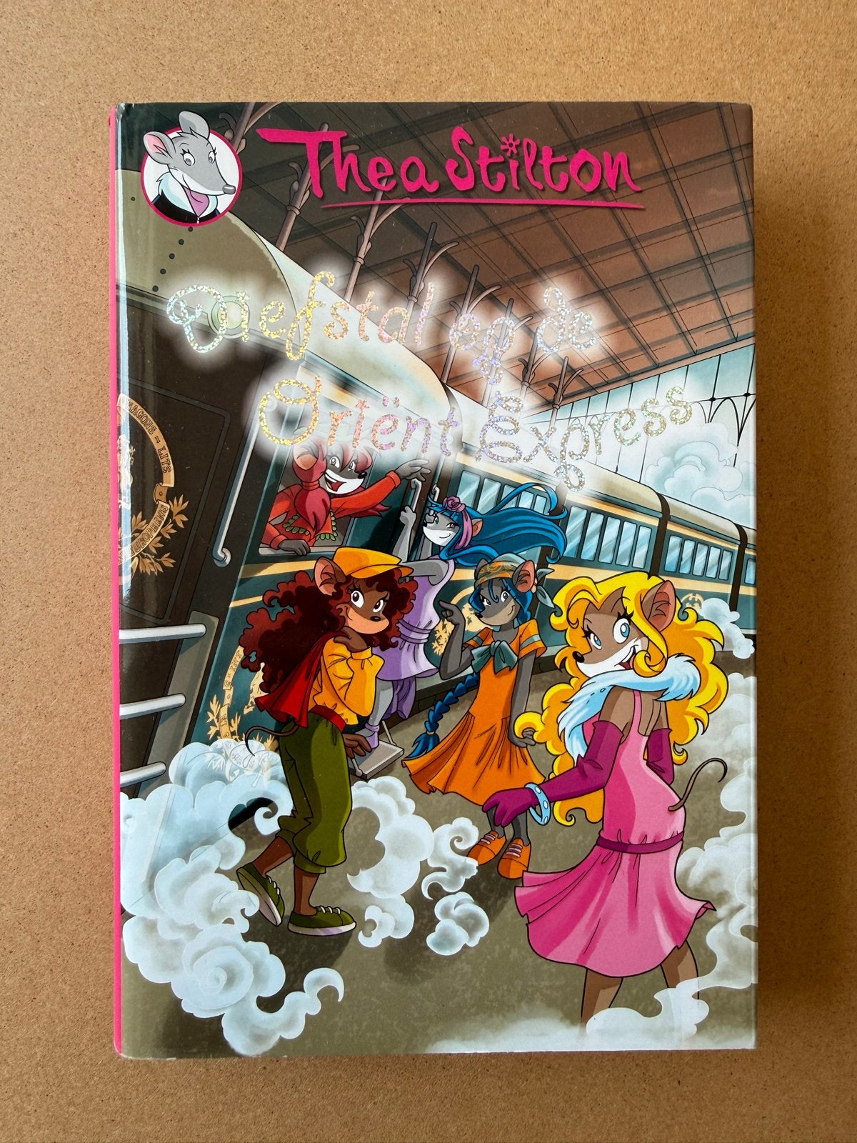 Thea Stilton - Diefstal op de Oriënt Express, Boeken, Thea Stilton, Fictie algemeen, Ophalen of Verzenden, Zo goed als nieuw
