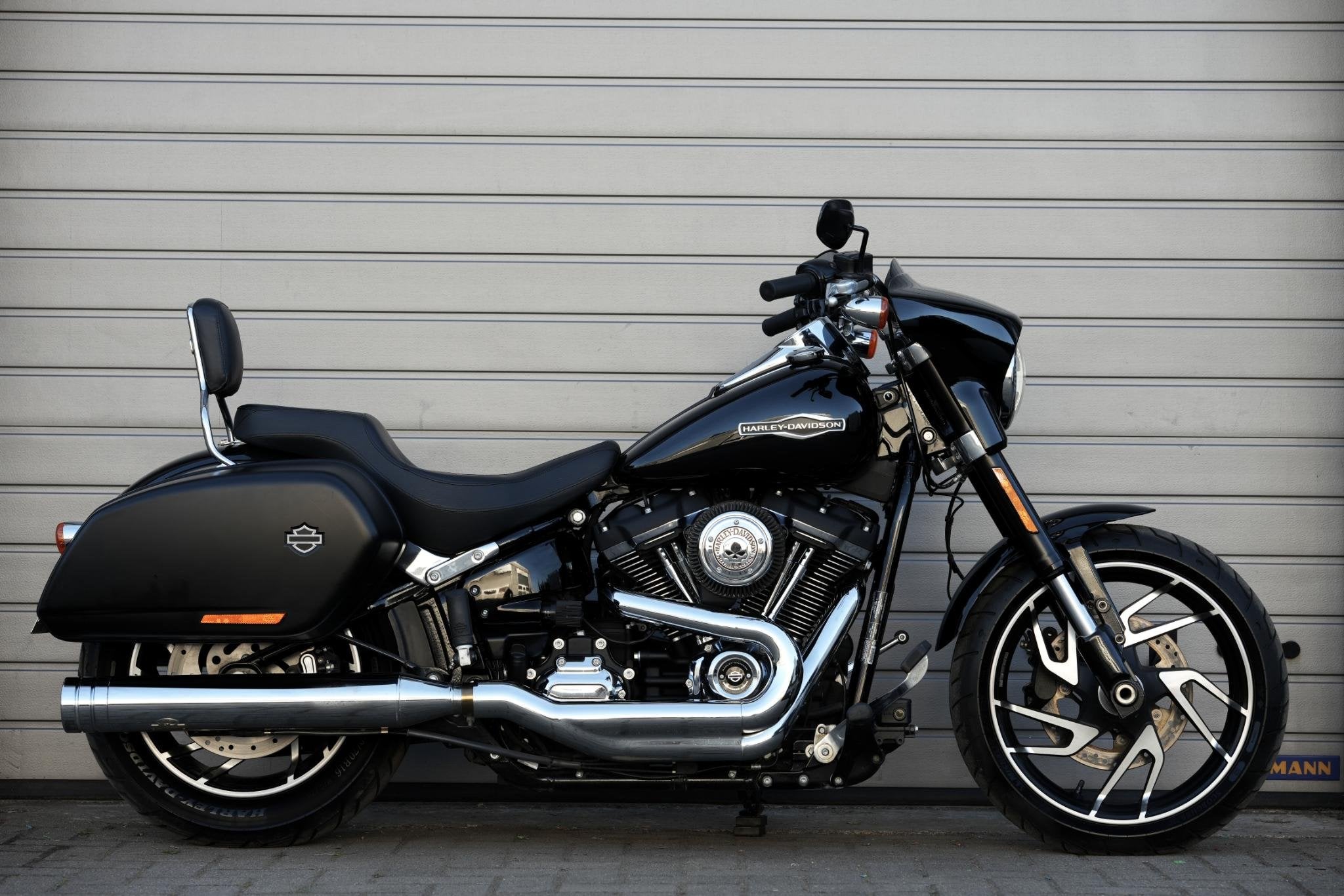 Harley Davidson 107 FLSB Sport Glide 5HD Jekyll And Hide Spo, Laan van Vredenoord 33
2289 DA  Rijswijk, NL, 1745 cc, H-DCUSTOMERSERVICE@Harley-Davidson.com