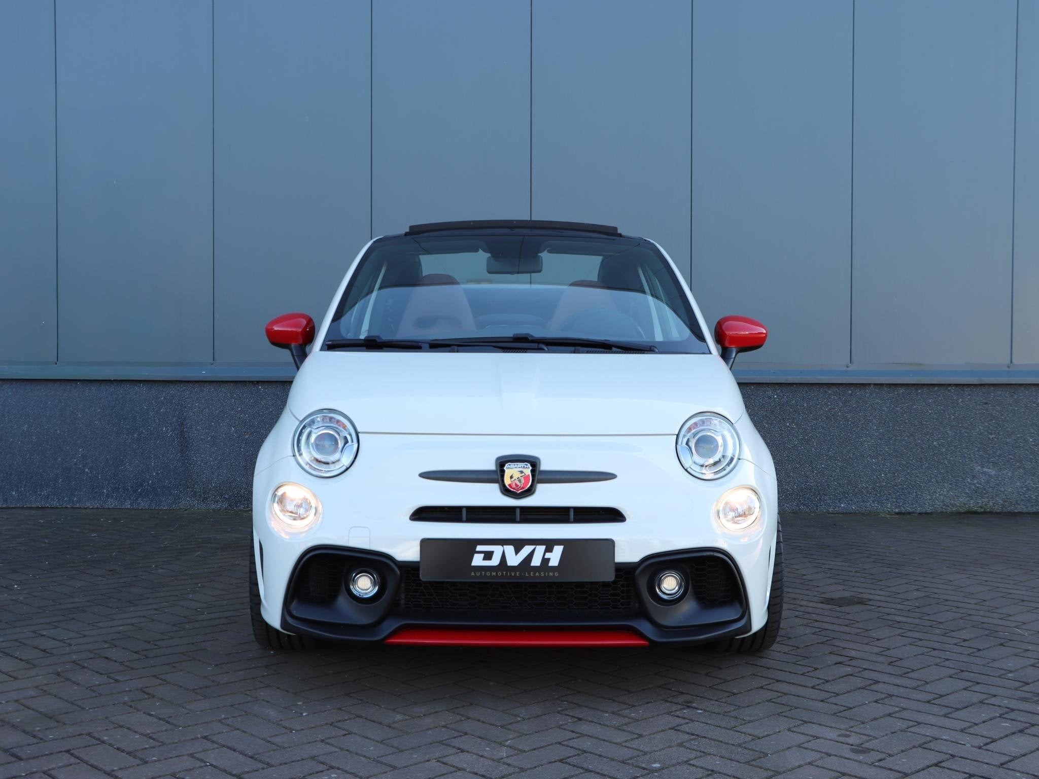 Abarth 595 C 1.4 T-Jet Competizione BEATS | CARBON | BI-XENO, Auto's, Voorwielaandrijving, Dealer onderhouden, Gebruikt, Euro 6