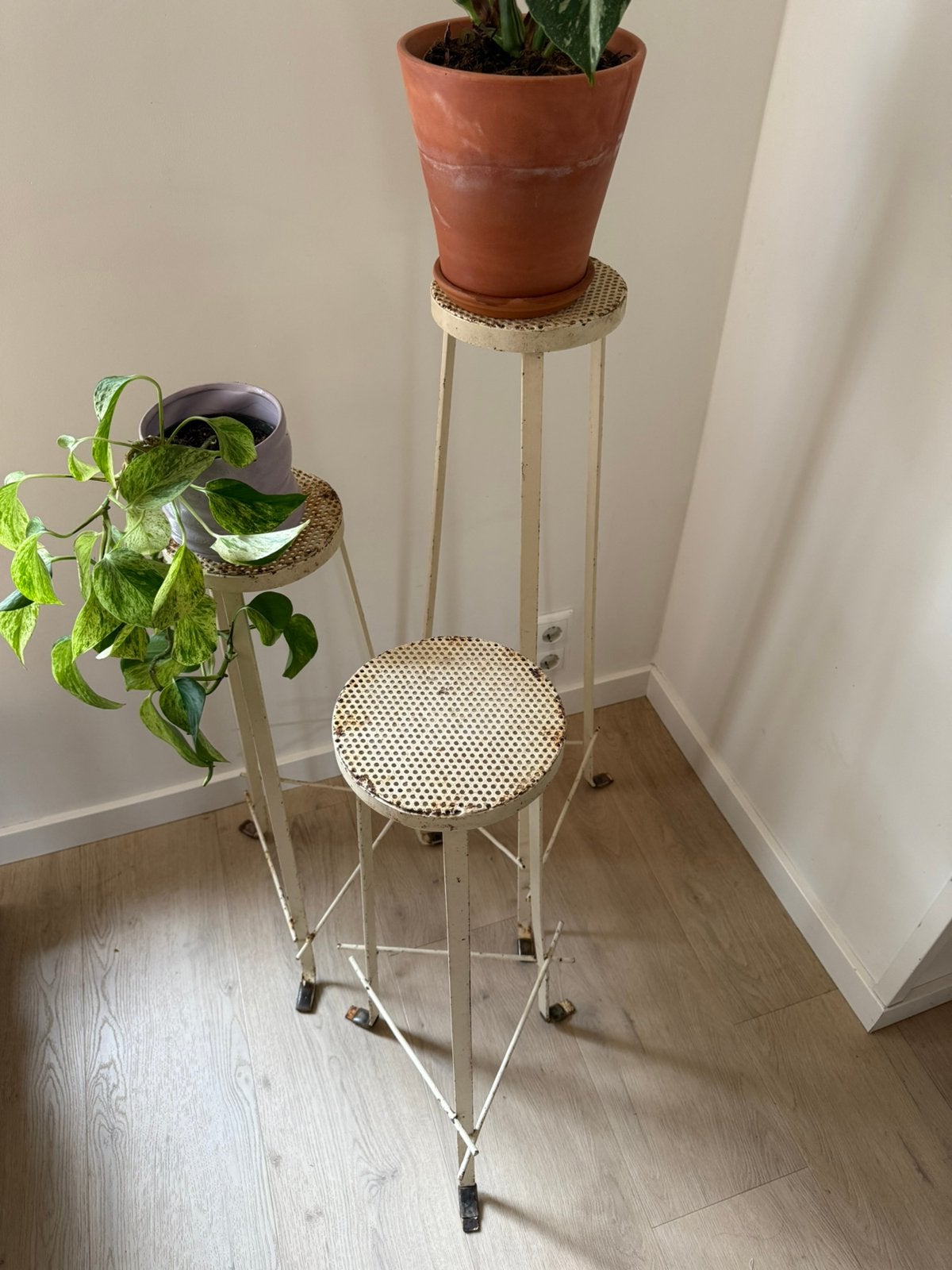 Set van 3 vintage plantentafeltjes/ bijzettafeltje, Huis en Inrichting, Ophalen, Gebruikt
