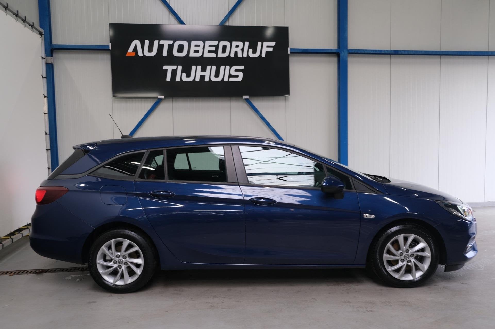 Opel Astra Sports Tourer 1.5 CDTI Business Edition > EXPORT, Voorwielaandrijving, Verwarmde buitenspiegels, Gebruikt, Blauw