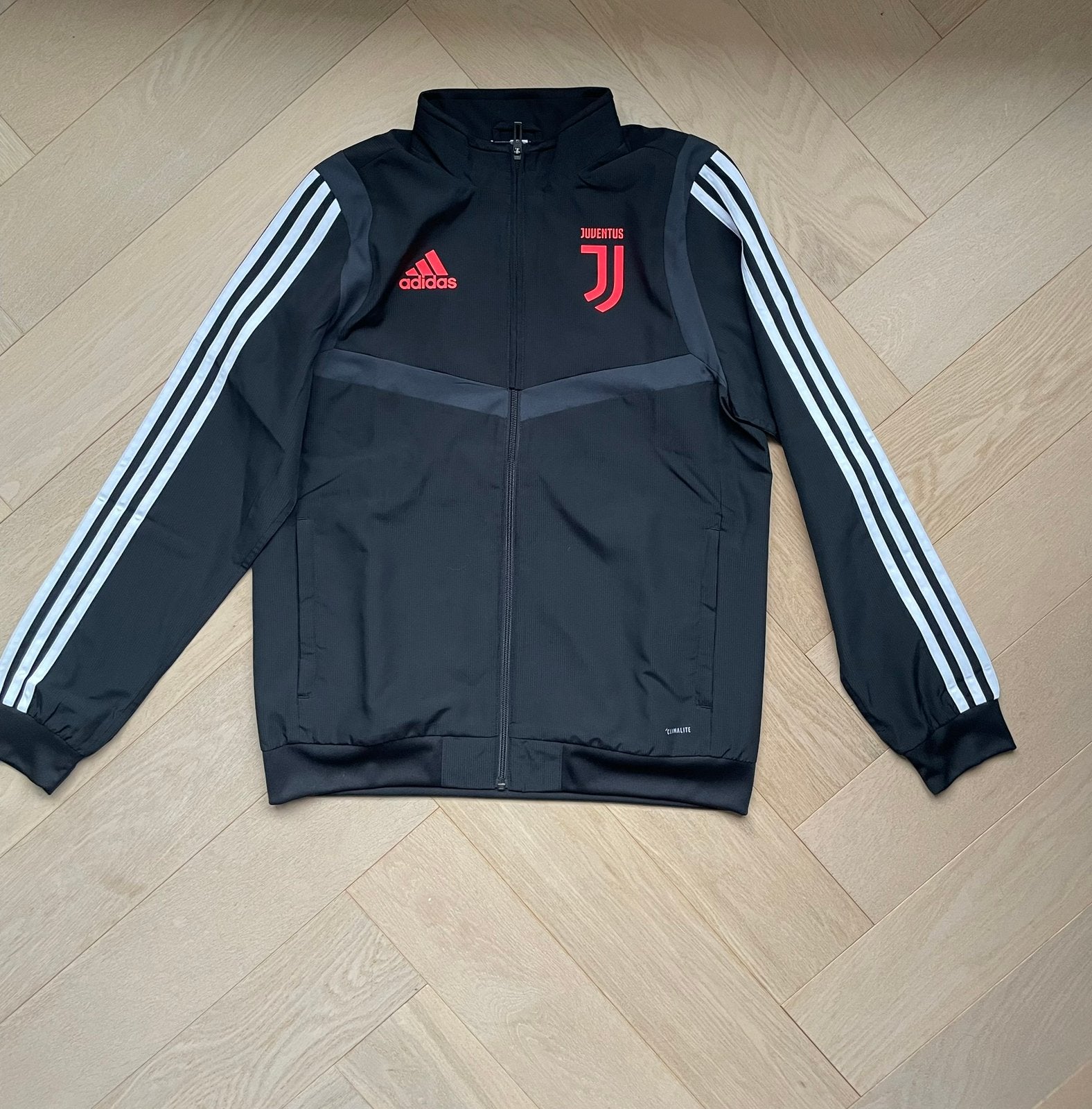 Adidas Juventus trainingsjas jack mt 164, Ophalen of Verzenden, Zo goed als nieuw, Jongen, Jas