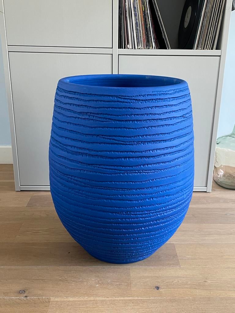 Nieuw! J-line Fiesta Bloempot Large Blauw, Tuin en Terras, Bloempotten, 40 cm of meer, Rond, Ophalen of Verzenden, Aardewerk