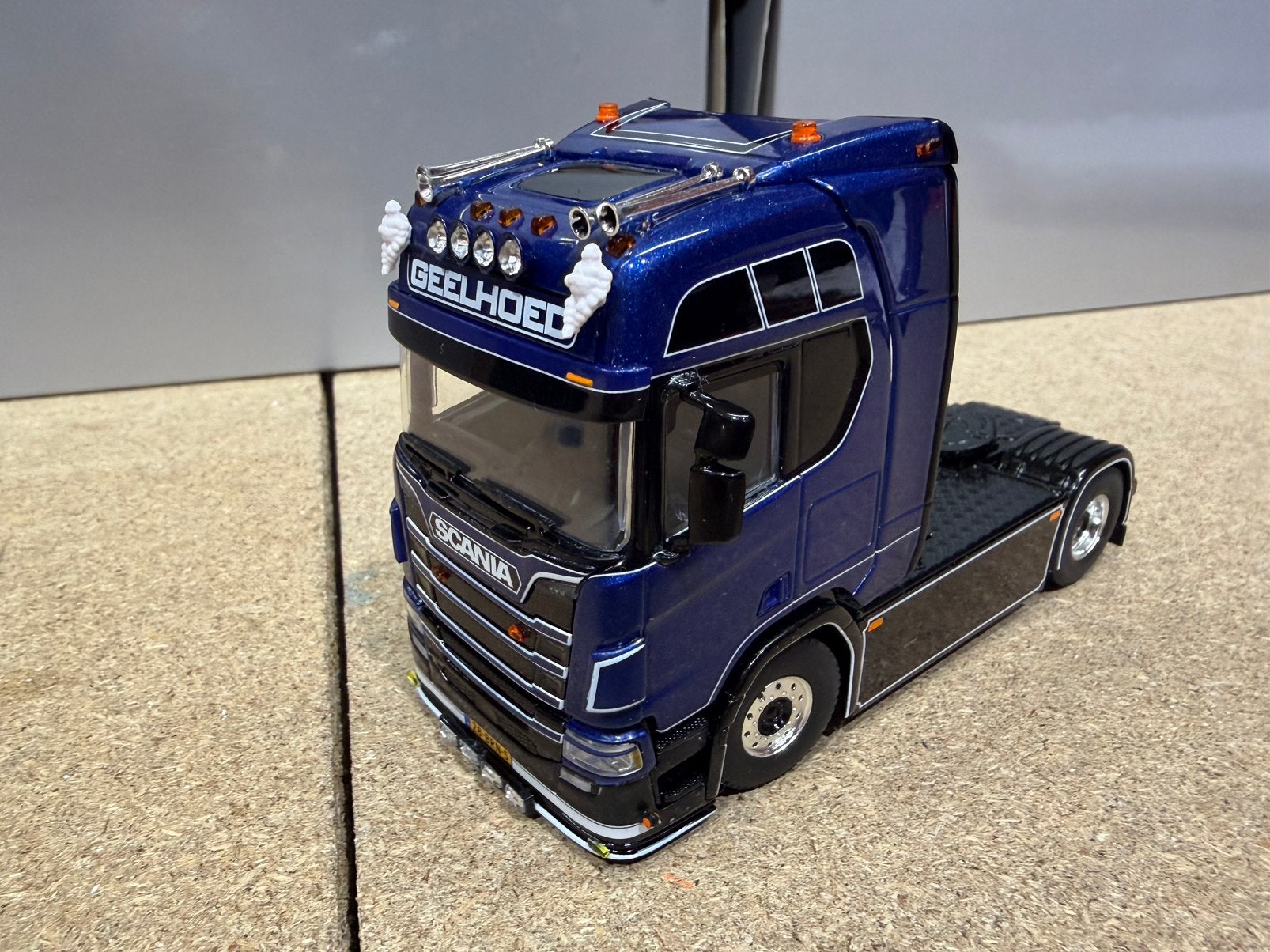 WSI SCANIA R HIGHLINE 4x2 GEELHOED, Ophalen of Verzenden, Zo goed als nieuw, Bus of Vrachtwagen, Wsi