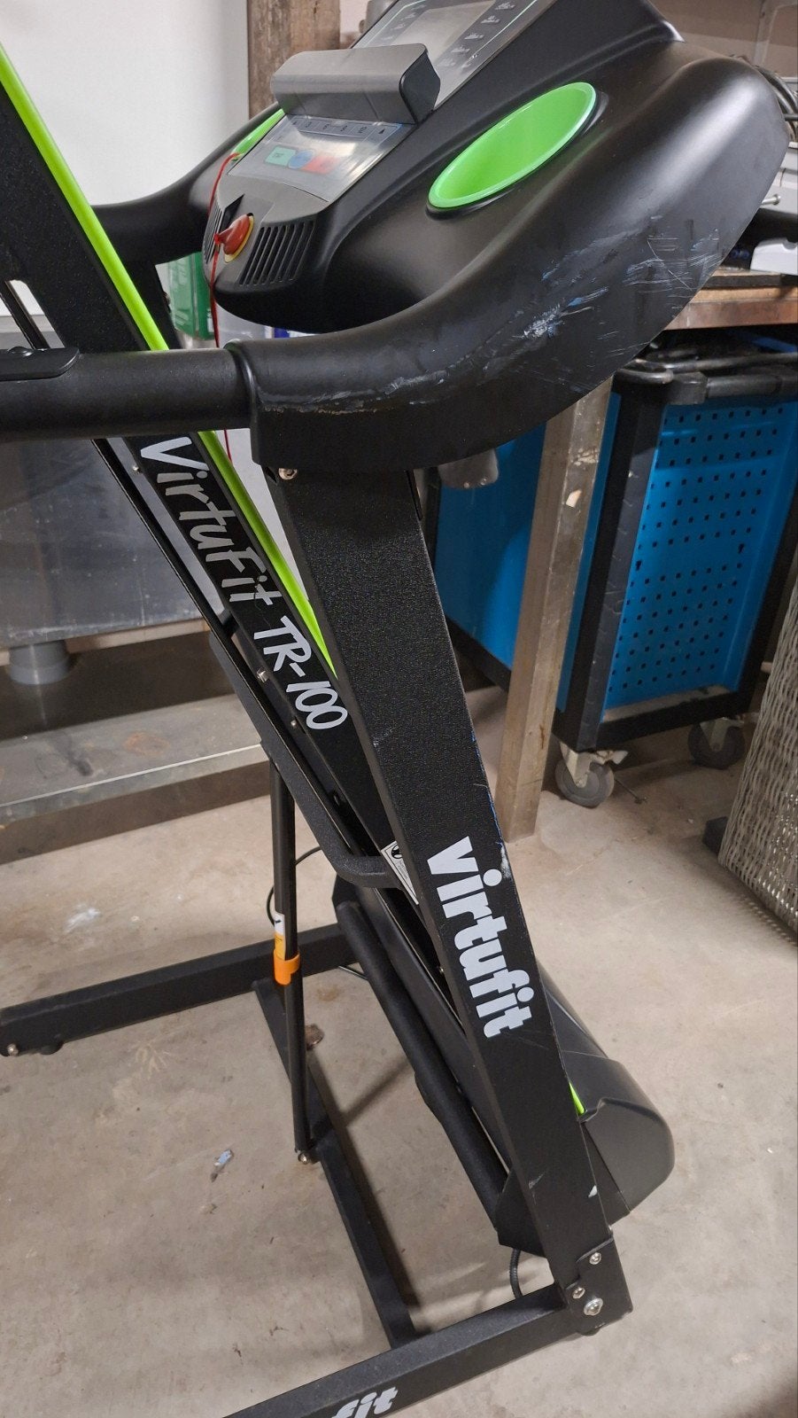 Foto 4 van VirtuFit TR-100 Loopband - Gebruikt, maar werkt prima