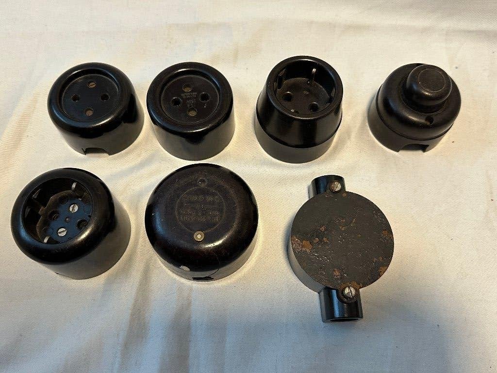Diverse bakelieten wandcontactdozen etc, Ophalen of Verzenden, Gebruikt, Stopcontact