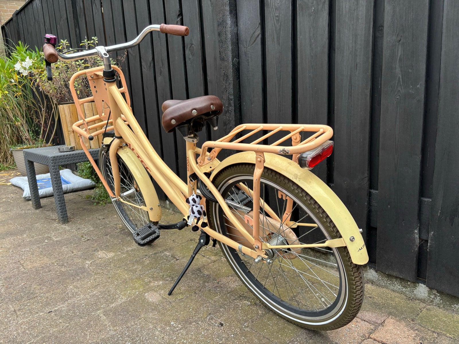 Kinderfiets Altec Urban transportfiets - Crème/Beige 22 inch, Fietsen en Brommers, Fietsen | Kinderfietsjes, Ophalen, Gebruikt