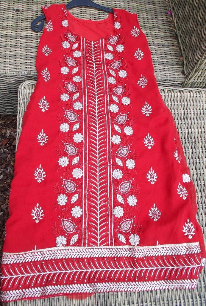 Oosters rood jurkje bewerkt met borduursels! M, Maat 38/40 (M), Verzenden, Zo goed als nieuw, Rood