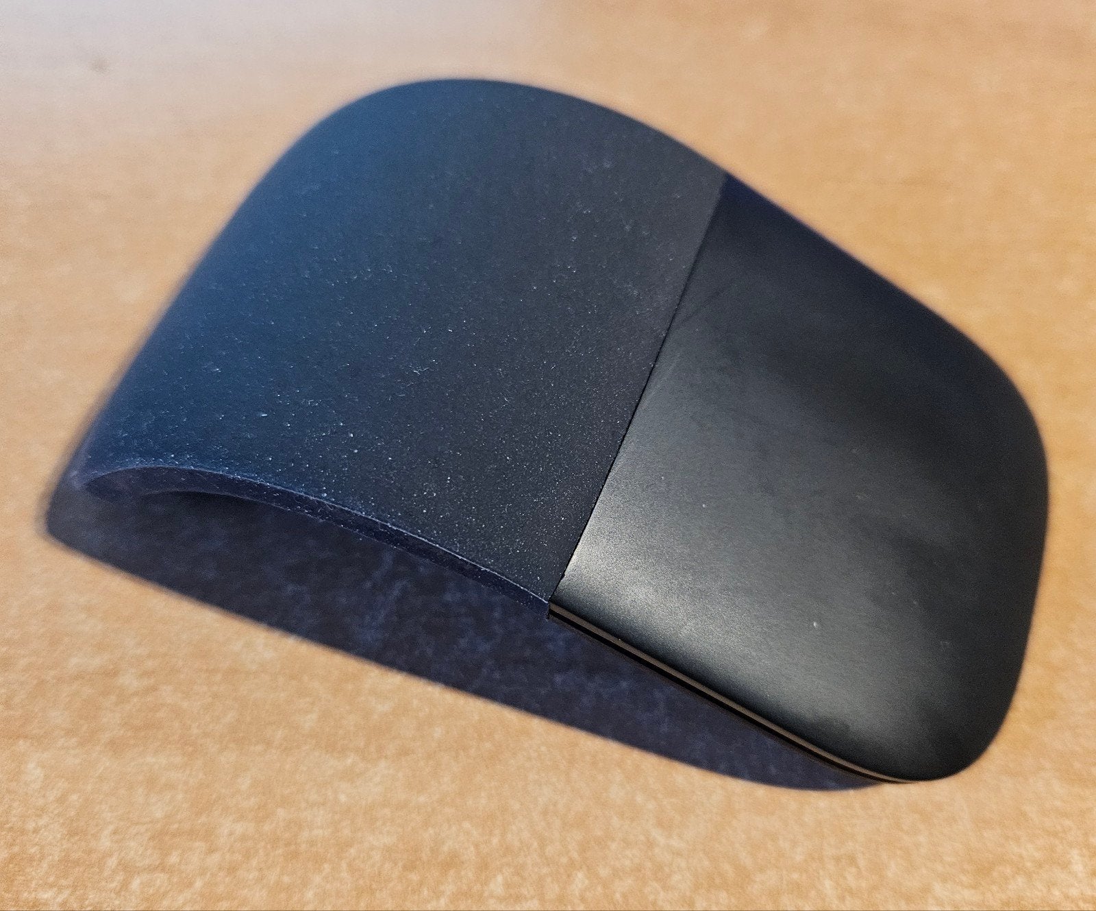 Microsoft Arc Mouse - Draadloze, opvouwbare muis, Computers en Software, Muizen, Muis, Gebruikt, Ergonomisch, Ophalen of Verzenden