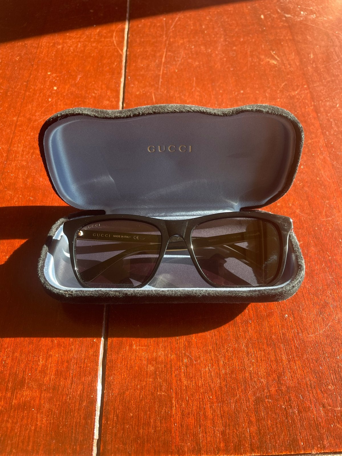 Gucci zonnebril GG0381S 006 - Zo goed als nieuw met bon, Overige merken, Zonnebril, Zwart, Ophalen of Verzenden