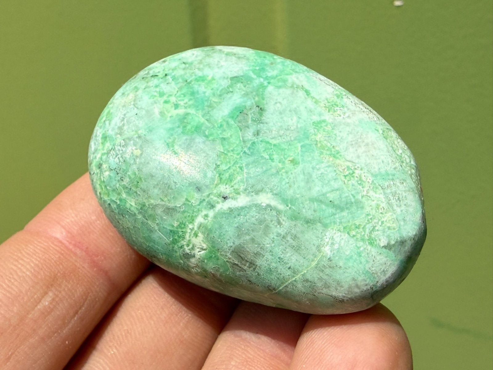 63 Garniriet met groene maansteen handsteen mineralen, Ophalen of Verzenden, Mineraal