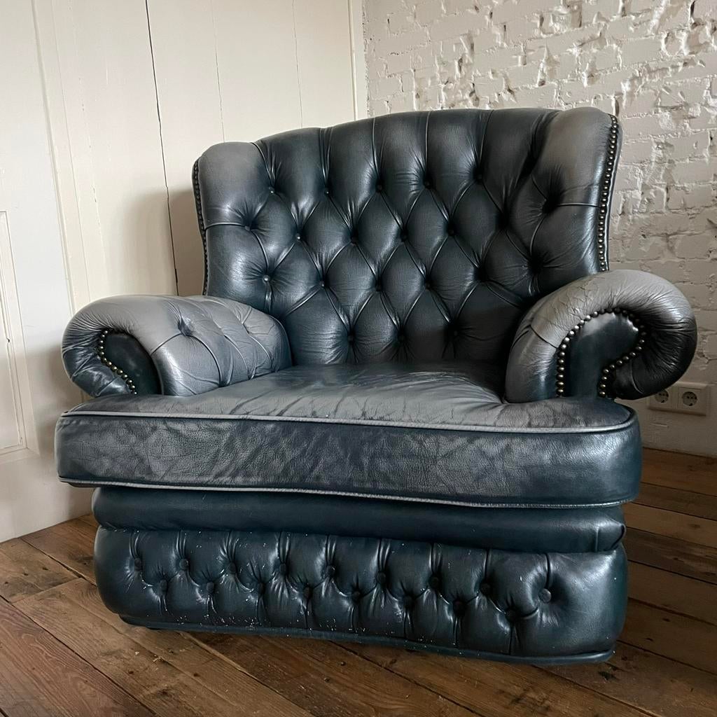 Vintage Chesterfield fauteuil blauw, Ophalen, Gebruikt, Klassiek Engels, 75 tot 100 cm