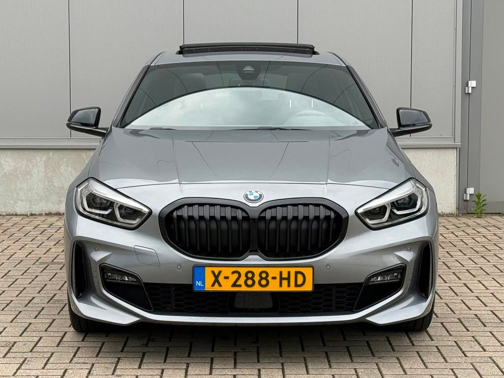 BMW 1-serie 118i M Pakket PANO NAP, 136 pk, Gebruikt, Bedrijf, 3 cilinders