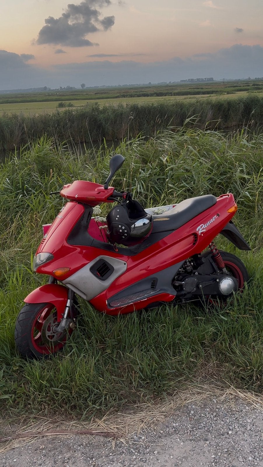 Gilera runner 70cc, Fietsen en Brommers, Scooters | Piaggio, Ophalen of Verzenden, Zo goed als nieuw, Tweetakt, Overige modellen
