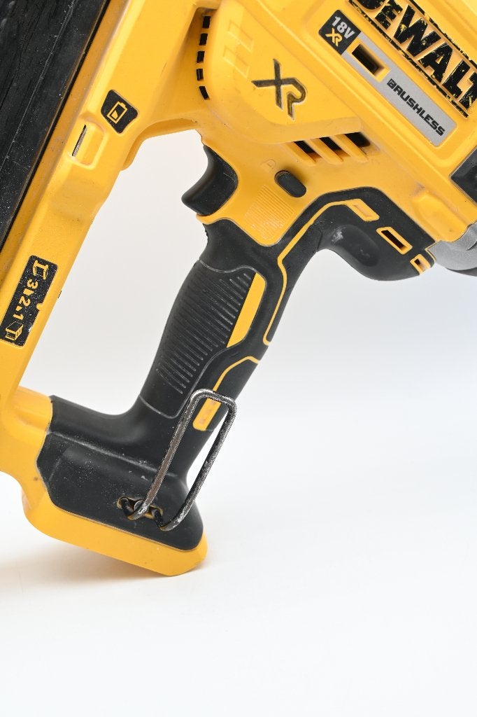 DeWalt XR 18V Brushless Spijkerpistool Body, Gebruikt, Niet van toepassing, Niet van toepassing, Ophalen of Verzenden