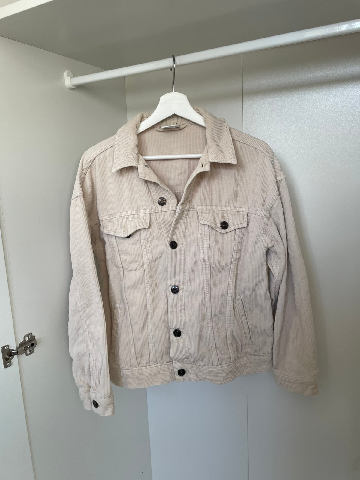 Urban outfitters beige jasje maat s, Ophalen of Verzenden, Zo goed als nieuw, Maat 36 (S), Beige