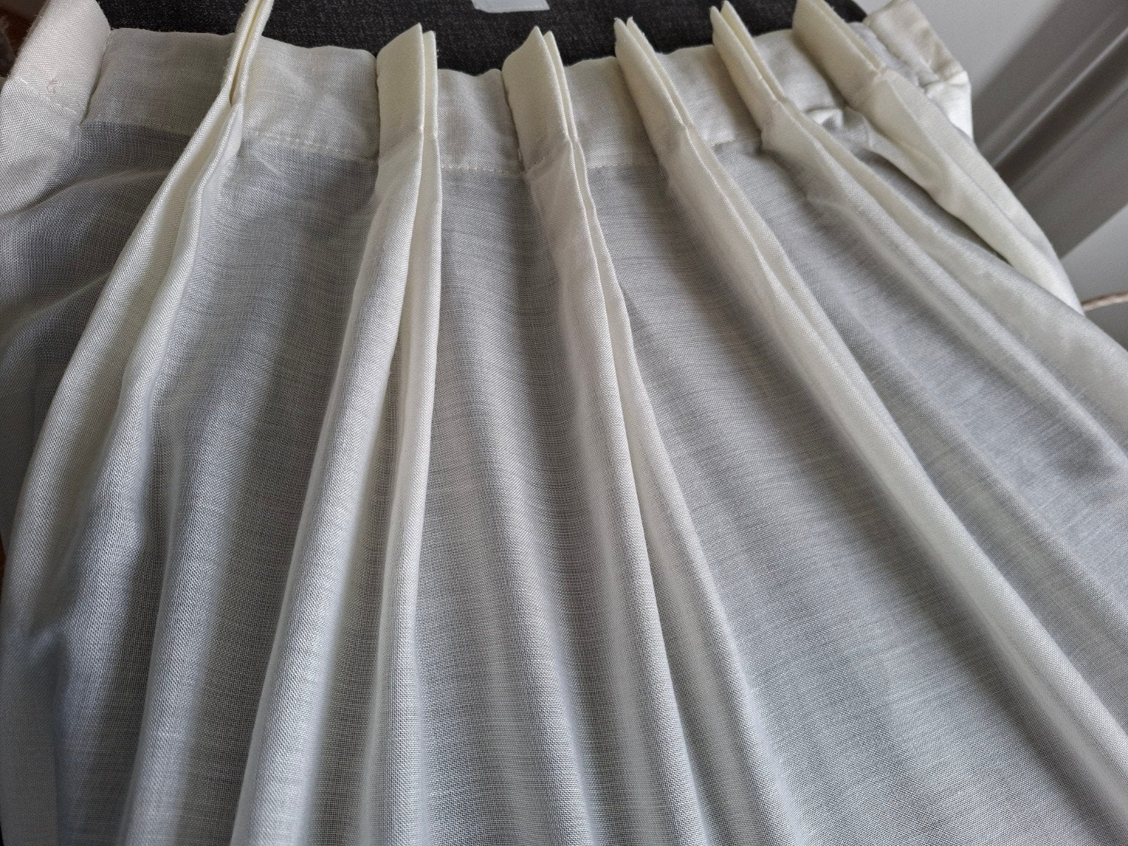 Beige Vitrage met Loodband en Mooie Plooien - 177x115 cm, Vitrage, Gebruikt, Beige, Ophalen of Verzenden