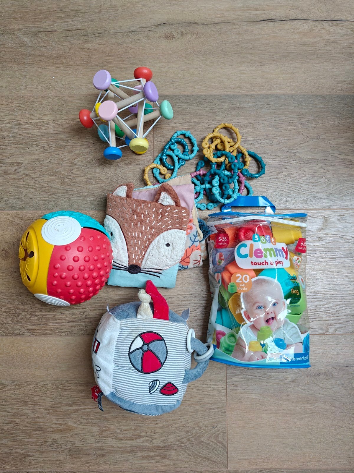 Babyspeelgoed pakket: rammelaars, bijtringen en zachte blokn, Ophalen of Verzenden, Gebruikt, Overige typen