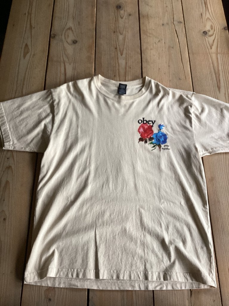 Zeer netteT shirt van Obey, Ophalen of Verzenden, Zo goed als nieuw, Maat 52/54 (L), Beige