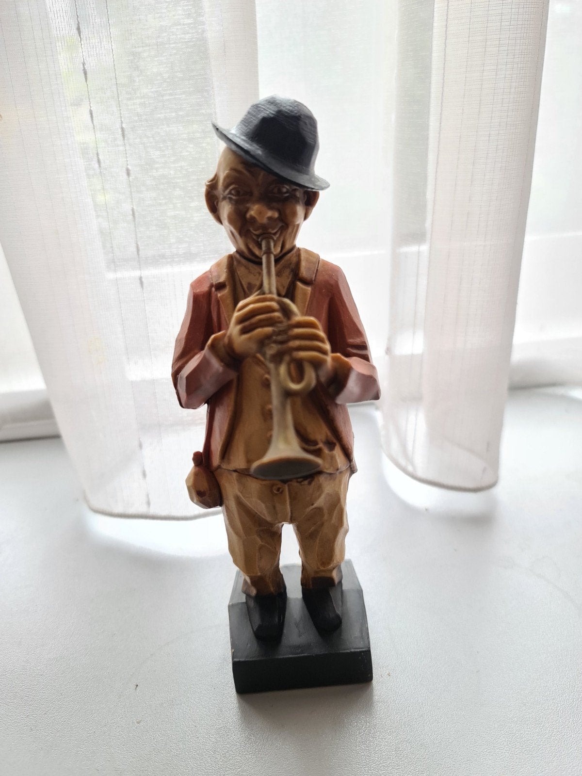 Beeldje van muzikant met trompet, ca. 22 cm hoog, Ophalen of Verzenden, Gebruikt, Mens