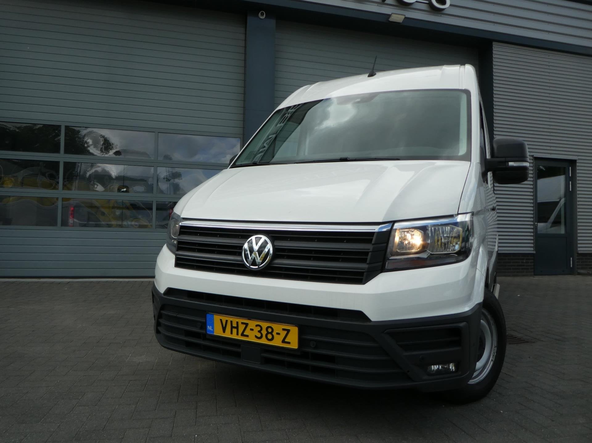 Volkswagen Crafter 35 2.0 TDI L3H3 (L2H2) Airco, Camera, Tre, Stof, Gebruikt, 4 cilinders, Volkswagen