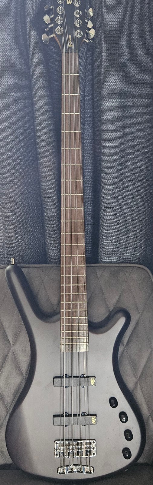 Warwick Corvette 8-snarige basgitaar - Nieuwstaat, Muziek en Instrumenten, Ophalen, Zo goed als nieuw, Elektrisch