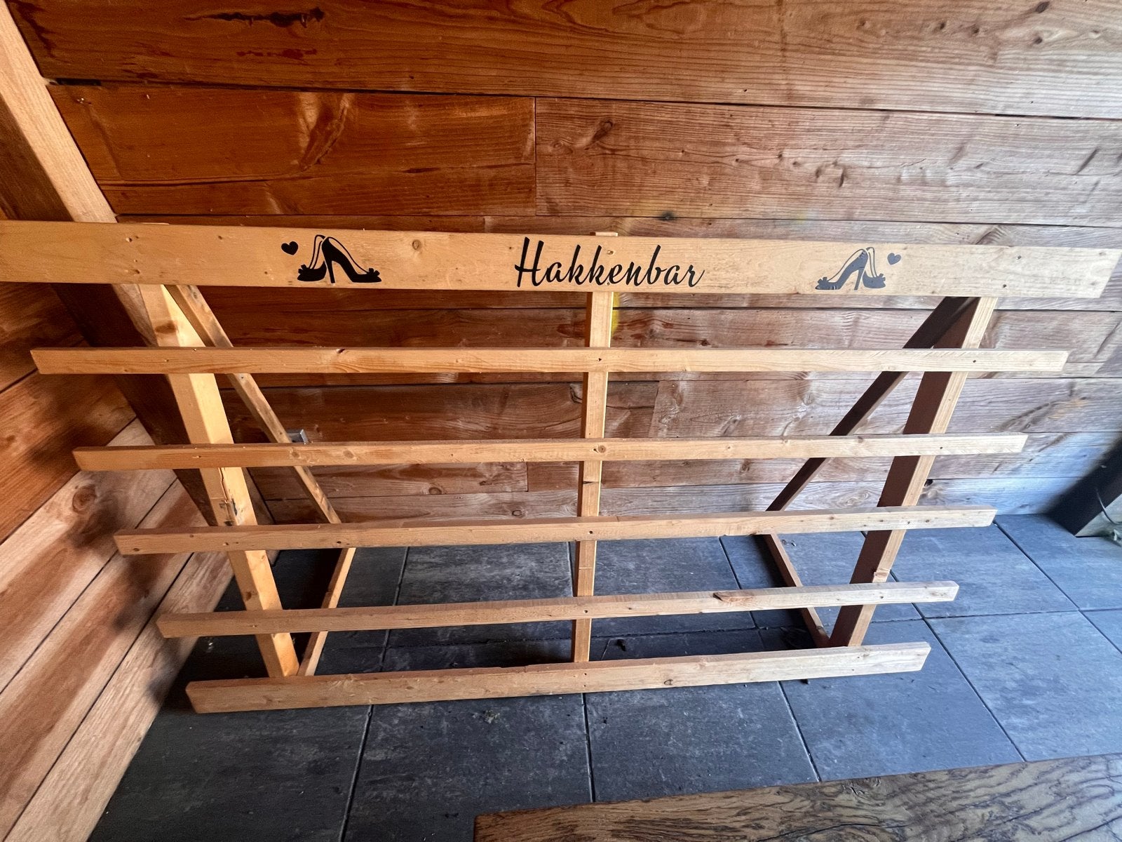Hakkenbar inclusief slippers voor feesten en bruiloften, Ophalen, Gebruikt, Feestartikel, Geboorte of Huwelijk