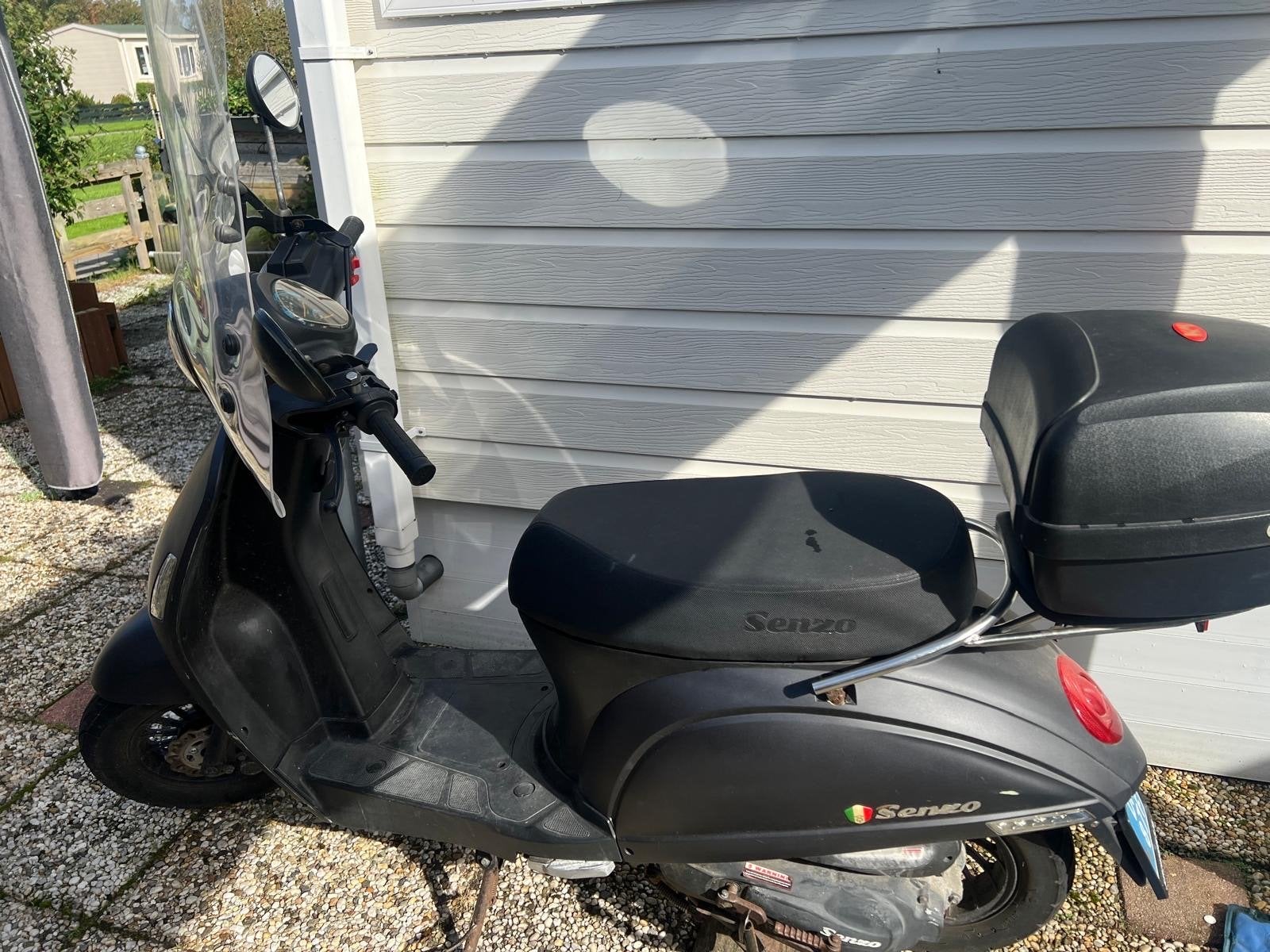 Senzo scooter - Zwart, inclusief accessoires, Ophalen, Gebruikt, Maximaal 25 km/u