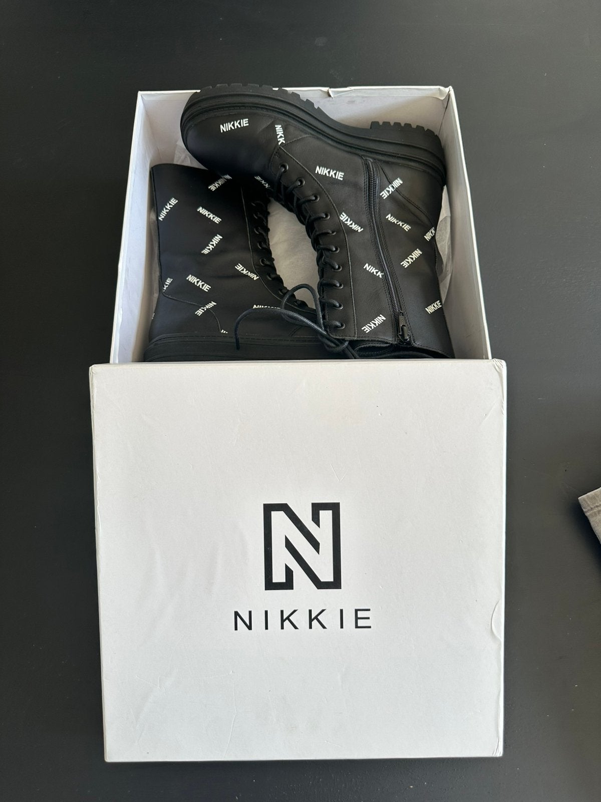 Gloednieuwe nikkie boots 38, Ophalen of Verzenden, Nieuw, Zwart