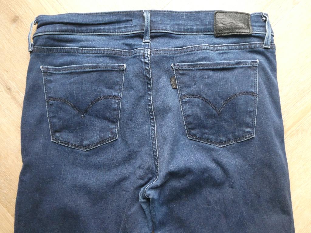 Levi 710 Super Skinny spijkerbroek maat 31-32, Kleding | Dames, Spijkerbroeken en Jeans, Zo goed als nieuw, W30 - W32 (confectie 38/40)