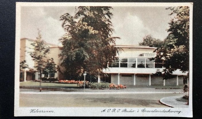 Hilversum  AVRO Studio  's Gravelandseweg, Ophalen of Verzenden, 1940 tot 1960