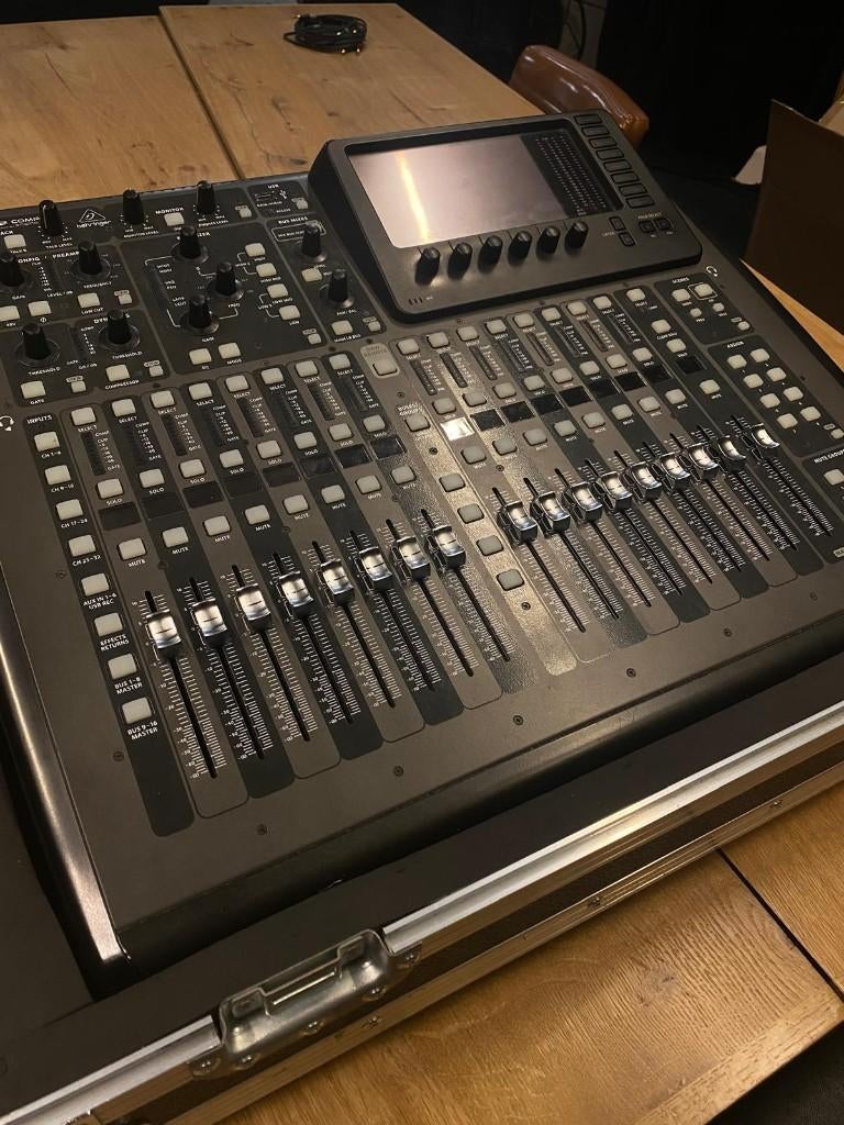 Behringer X32 Compact (incl flightcase), Muziek en Instrumenten, Mengpanelen, Ophalen, Zo goed als nieuw, 20 kanalen of meer, Microfooningang