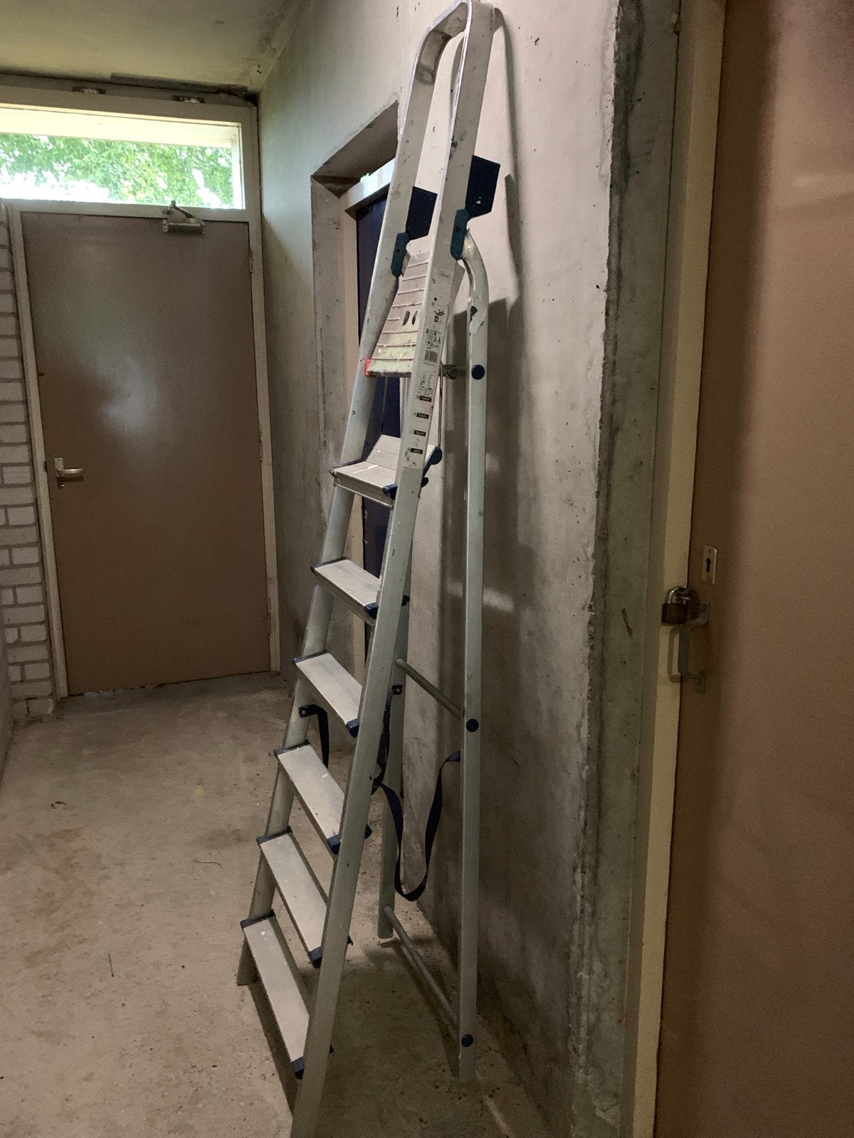 Stevige huishoudtrap, Ophalen, Gebruikt, Trap, 2 tot 4 meter